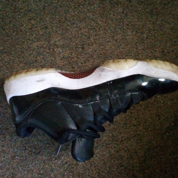 Jordans - Picture 4 of 4